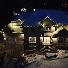 Beautiful-Christmas-Lights-installation-service-in-Laval-Quebec 3